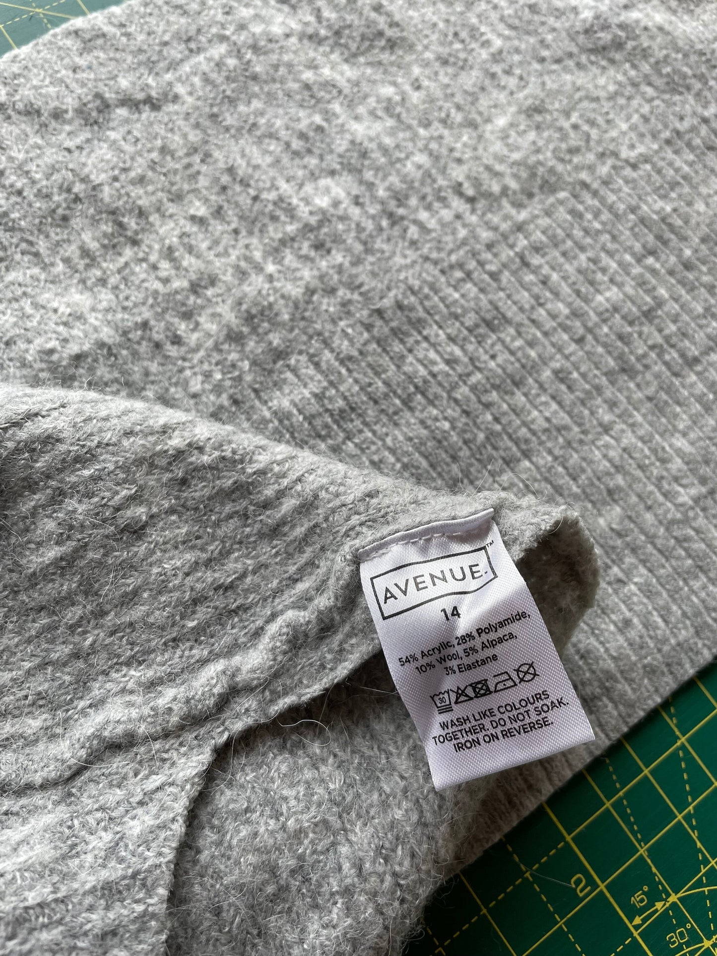 Loop Scarf in Grey Wool and Linen