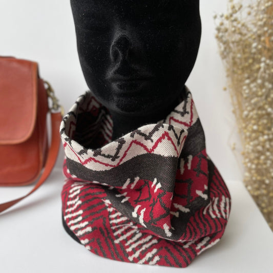Loop Scarf in Red and Black